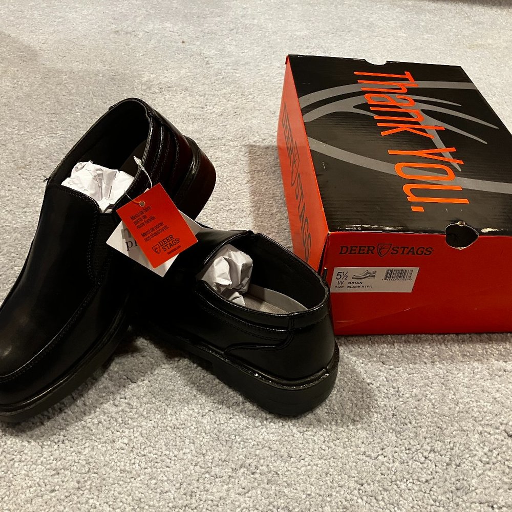 Deer Stags Boys Size 5.5 WIDE WIDTH school uniform shoe